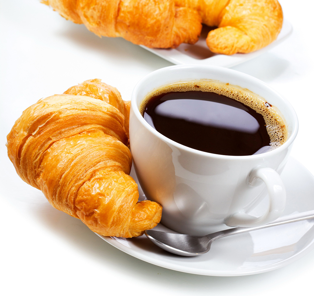 Café e pão na mesa
